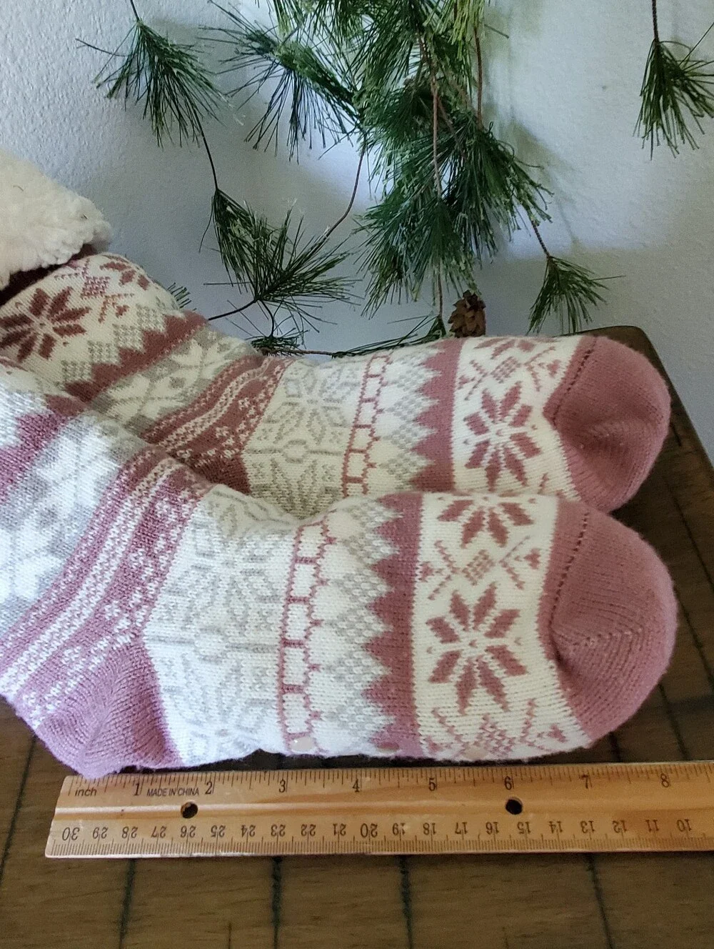 Nordic Slipper Socks Fleece Lined Sherpa Fair Isle Snowflake Pink NWOT